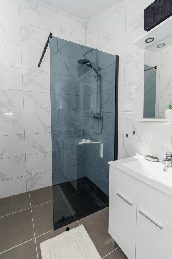 Studio Apartment Harmony Np Krka Лозовац Екстериор снимка