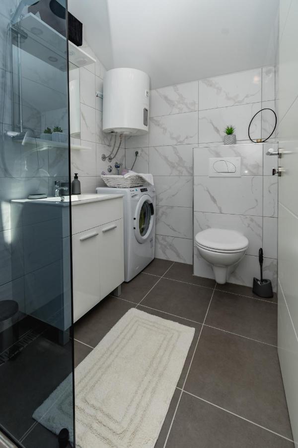 Studio Apartment Harmony Np Krka Лозовац Екстериор снимка