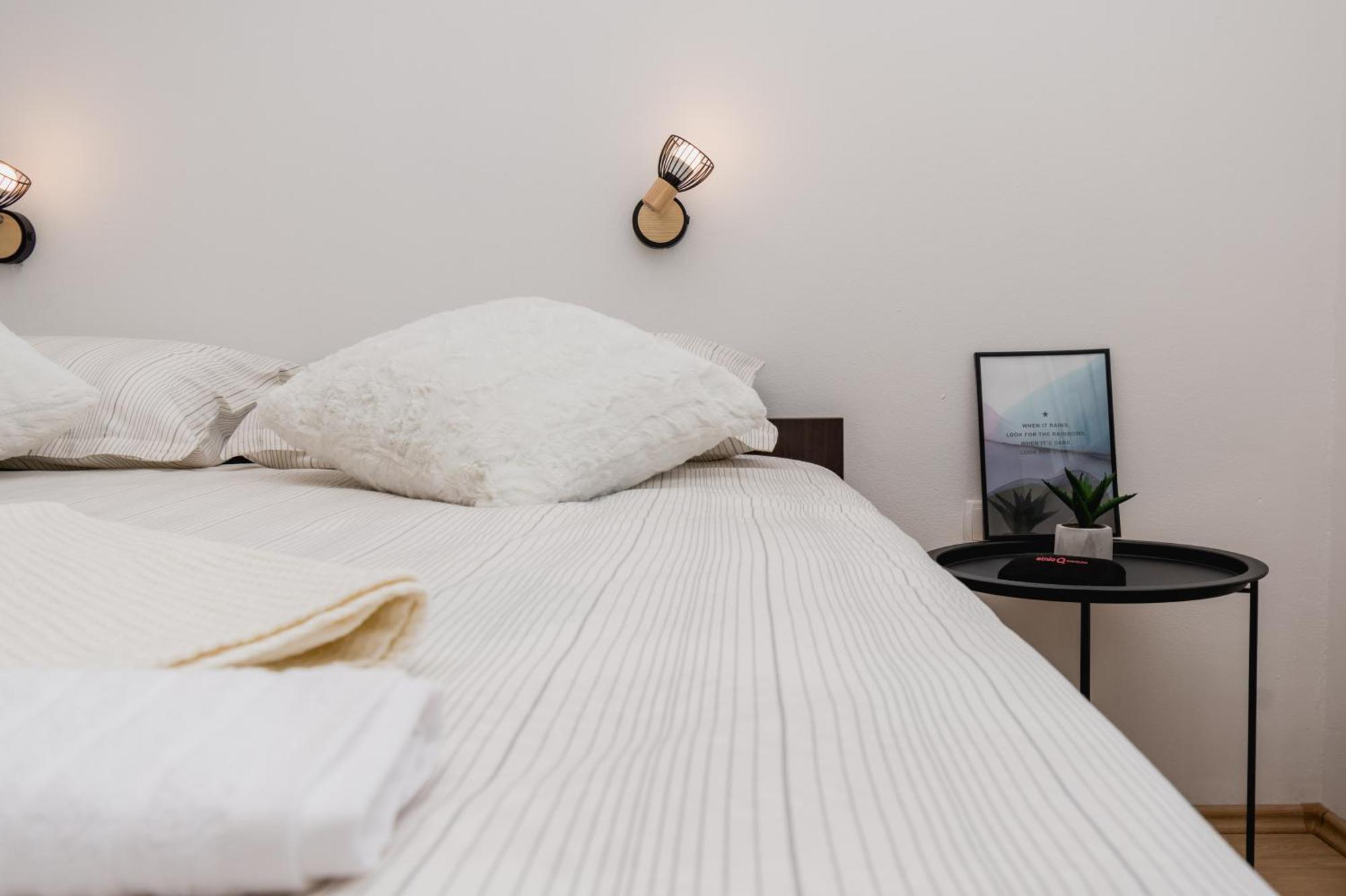 Studio Apartment Harmony Np Krka Лозовац Екстериор снимка